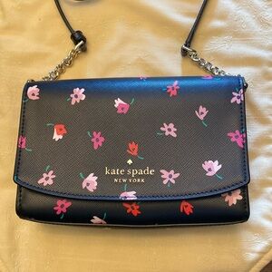 NWOT Kate Spade small black Staci Ditzy Bud crossbody red & pink flowers